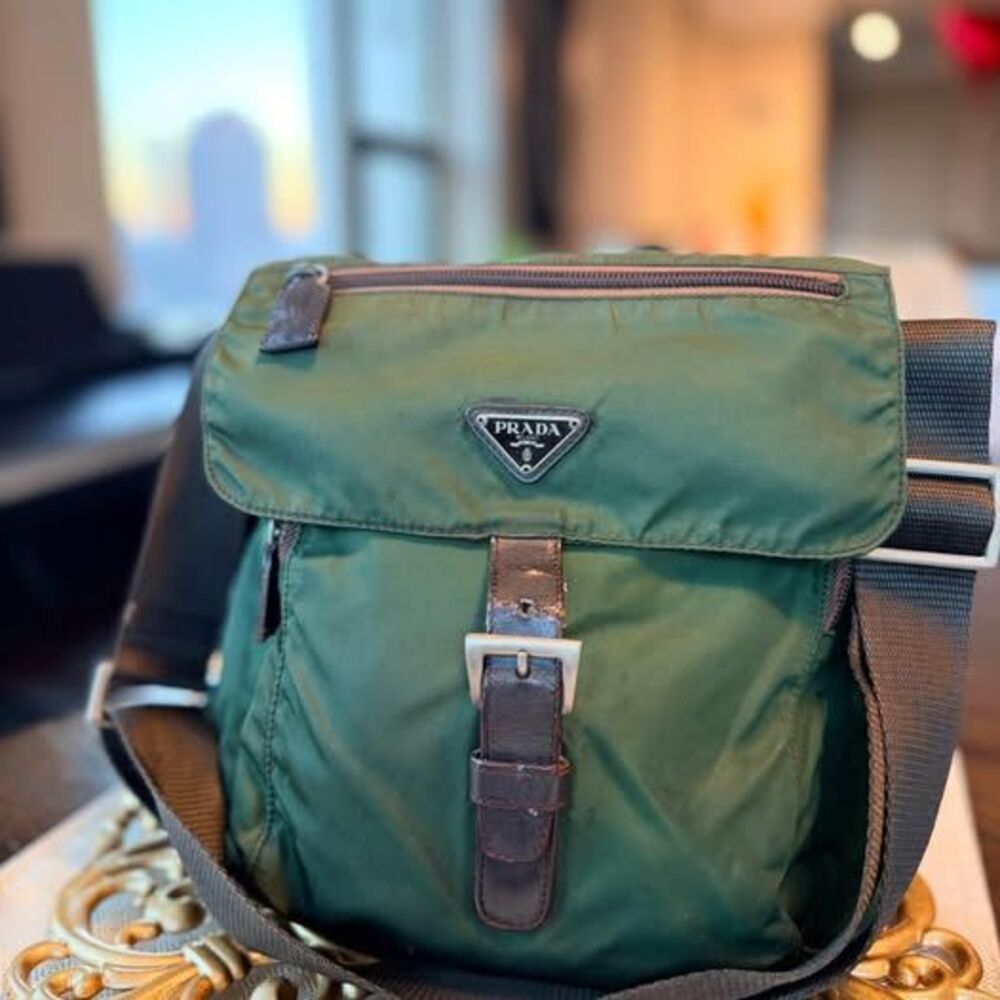 💚Authentic Prada Tessuto Nylon and leather crossbody Unisex 💥